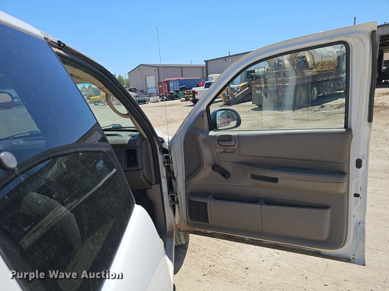 image for item DP6479 2004 Dodge Dakota Club Cab pickup truck