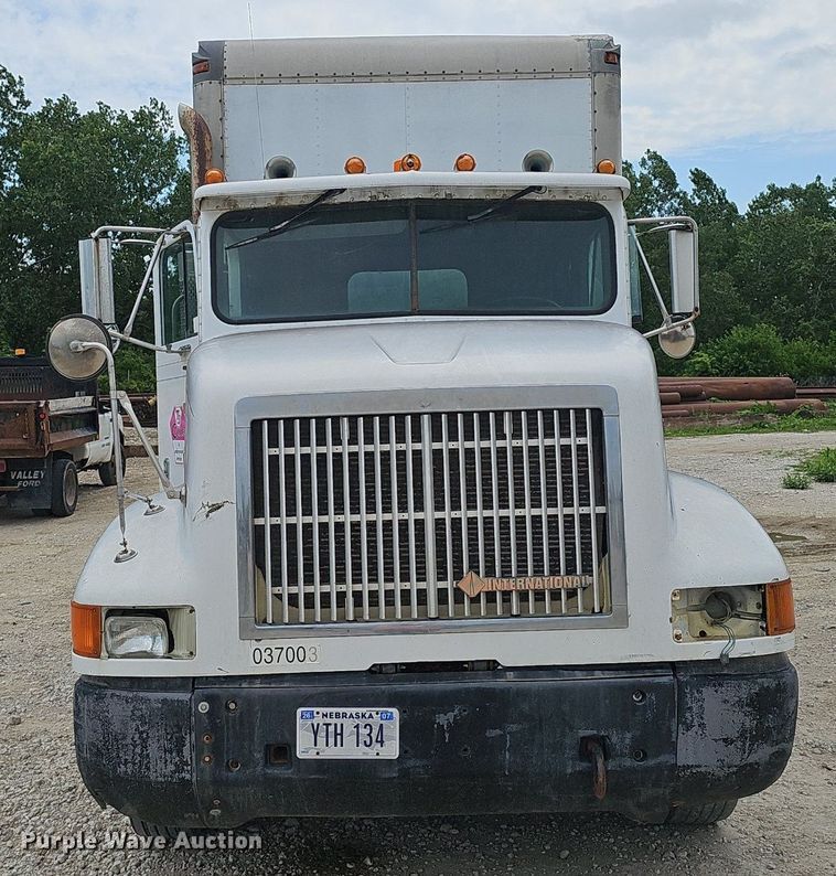 image for item DP6480 1994 International 9200 box truck