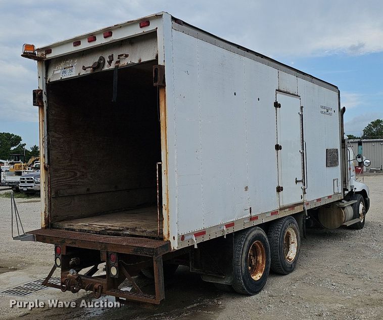 image for item DP6480 1994 International 9200 box truck