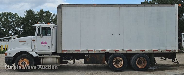 image for item DP6480 1994 International 9200 box truck
