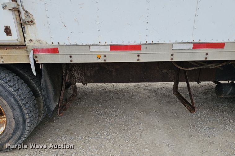 image for item DP6480 1994 International 9200 box truck