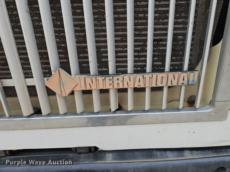 image for item DP6480 1994 International 9200 box truck