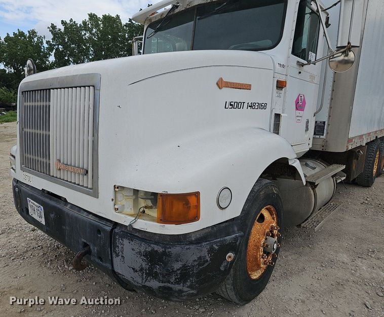 image for item DP6480 1994 International 9200 box truck