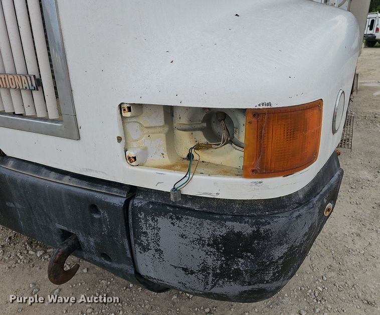 image for item DP6480 1994 International 9200 box truck