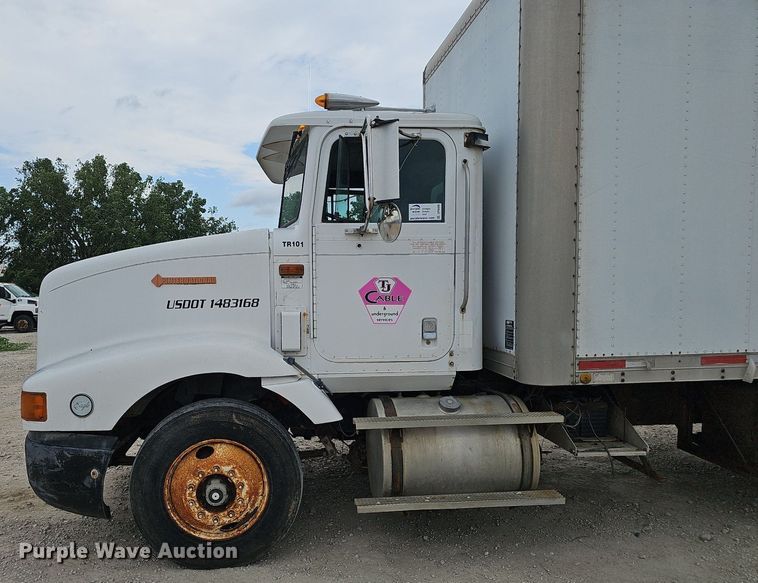 image for item DP6480 1994 International 9200 box truck