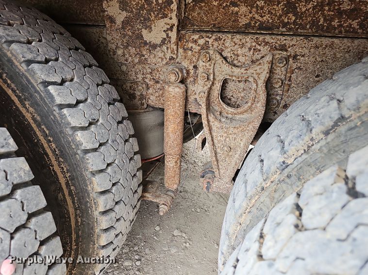 image for item DP6480 1994 International 9200 box truck