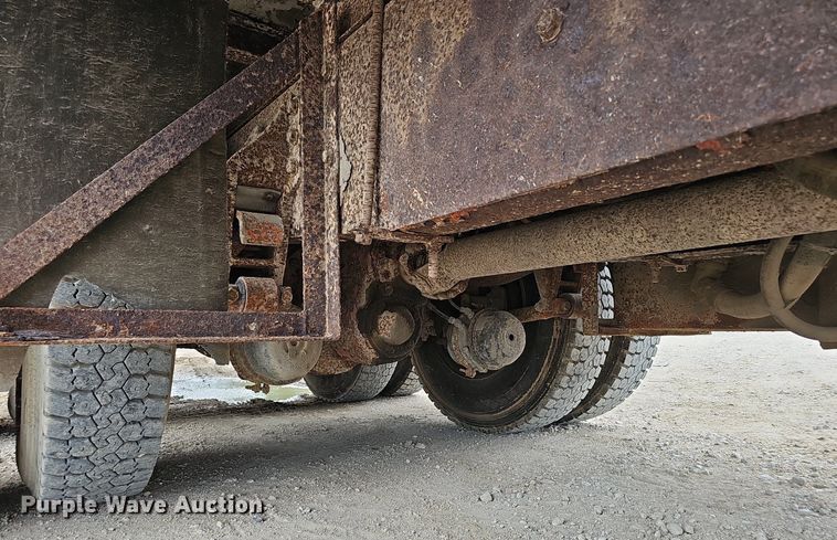 image for item DP6480 1994 International 9200 box truck