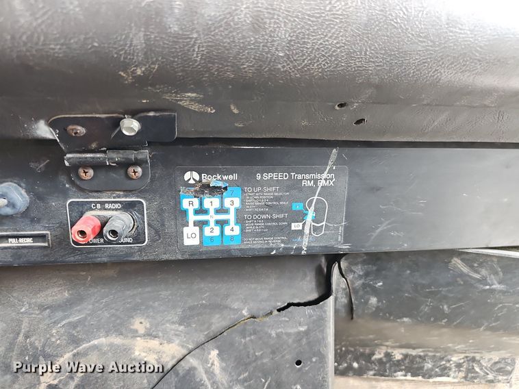 image for item DP6480 1994 International 9200 box truck