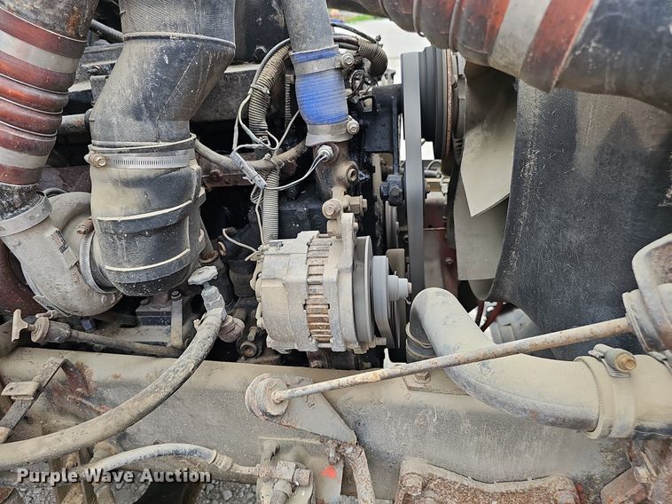 image for item DP6480 1994 International 9200 box truck