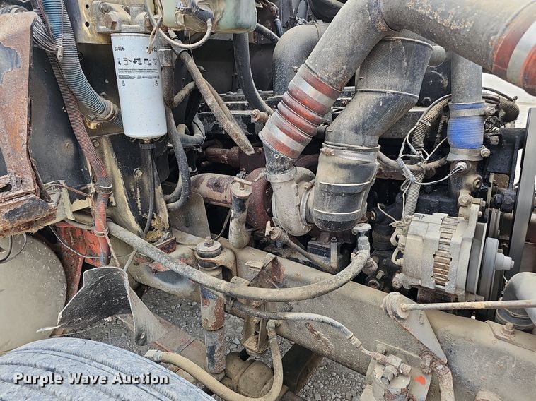 image for item DP6480 1994 International 9200 box truck