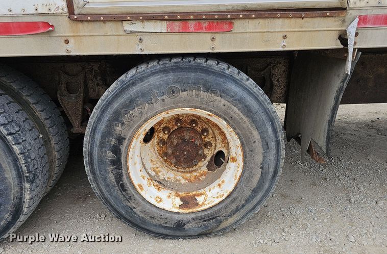 image for item DP6480 1994 International 9200 box truck