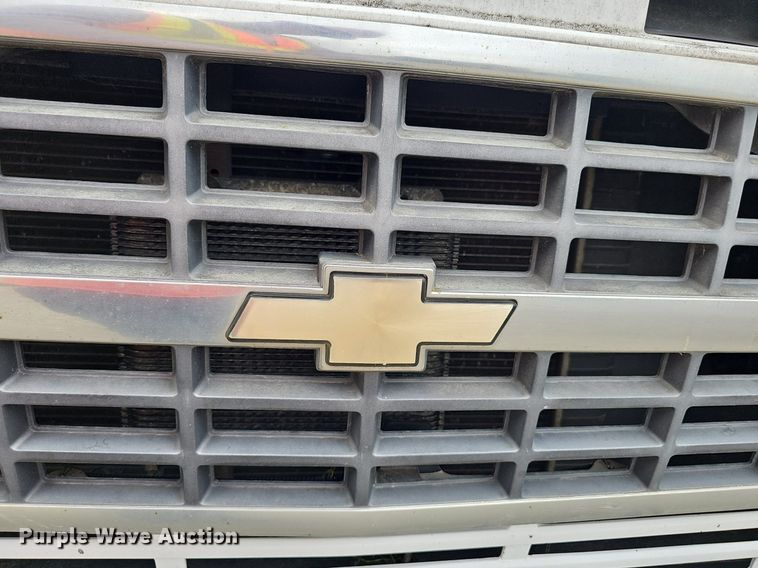 image for item DP6486 1996 Chevrolet 30HD fiber optic splicing truck