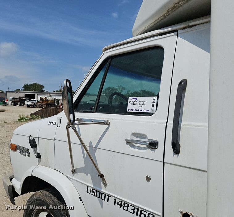 image for item DP6486 1996 Chevrolet 30HD fiber optic splicing truck