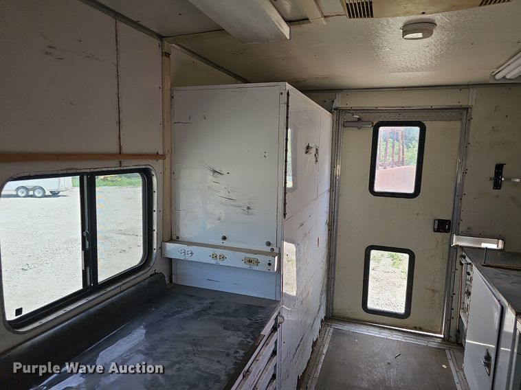 image for item DP6486 1996 Chevrolet 30HD fiber optic splicing truck