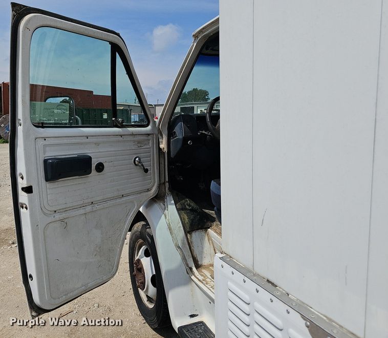 image for item DP6486 1996 Chevrolet 30HD fiber optic splicing truck