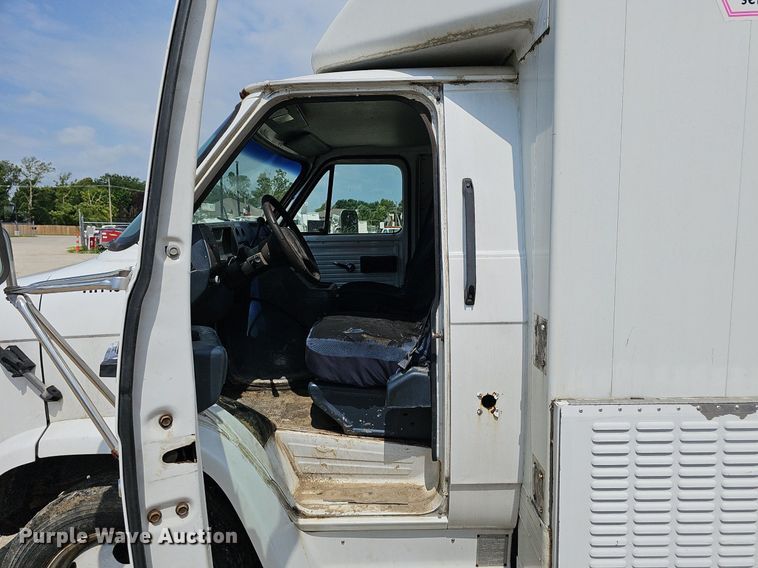 image for item DP6486 1996 Chevrolet 30HD fiber optic splicing truck