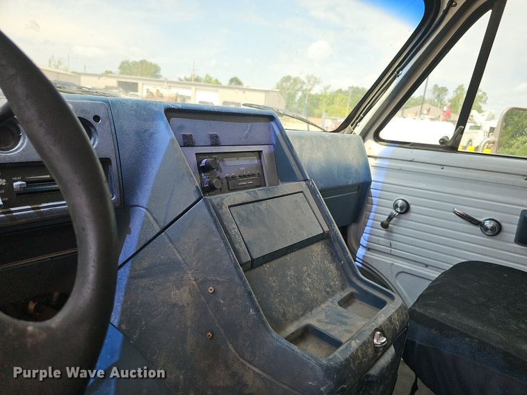 image for item DP6486 1996 Chevrolet 30HD fiber optic splicing truck