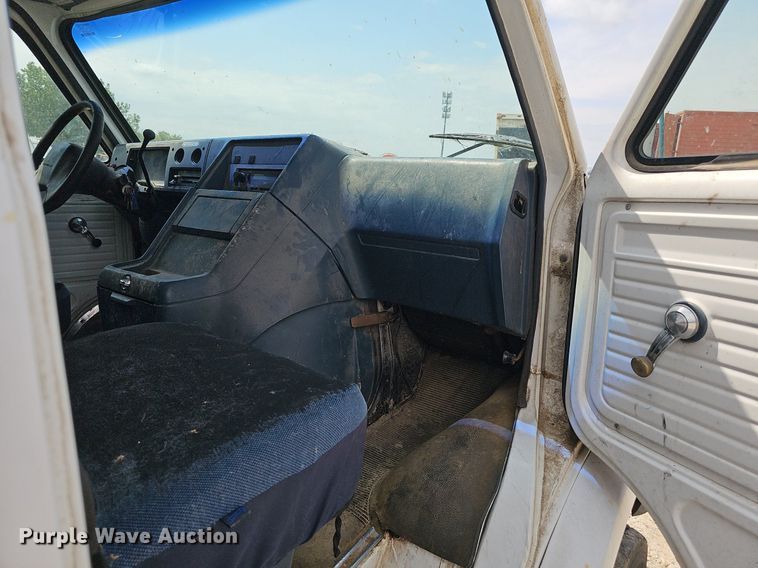 image for item DP6486 1996 Chevrolet 30HD fiber optic splicing truck