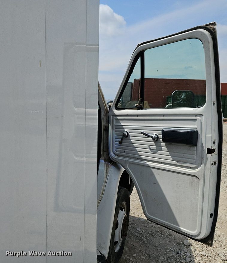 image for item DP6486 1996 Chevrolet 30HD fiber optic splicing truck