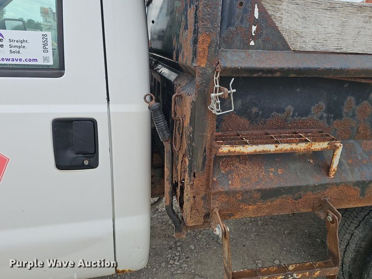 image for item DP6528 2001 Ford F550 Super Duty XL dump truck