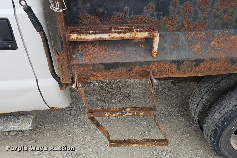 image for item DP6528 2001 Ford F550 Super Duty XL dump truck