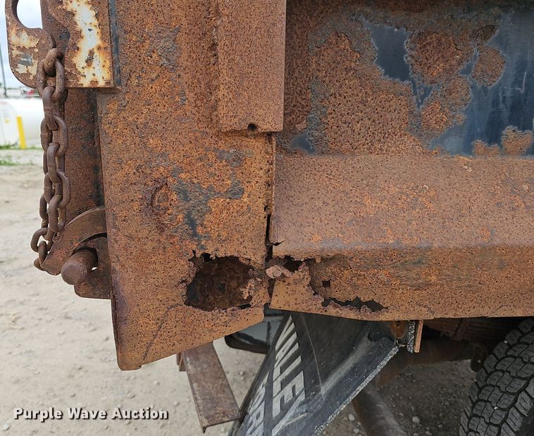 image for item DP6528 2001 Ford F550 Super Duty XL dump truck