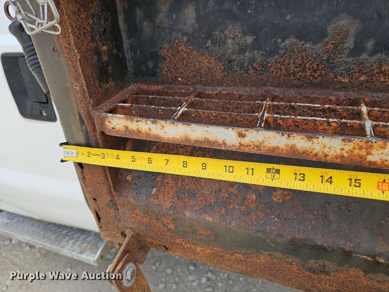 image for item DP6528 2001 Ford F550 Super Duty XL dump truck