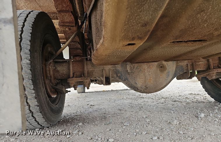 image for item DP6528 2001 Ford F550 Super Duty XL dump truck