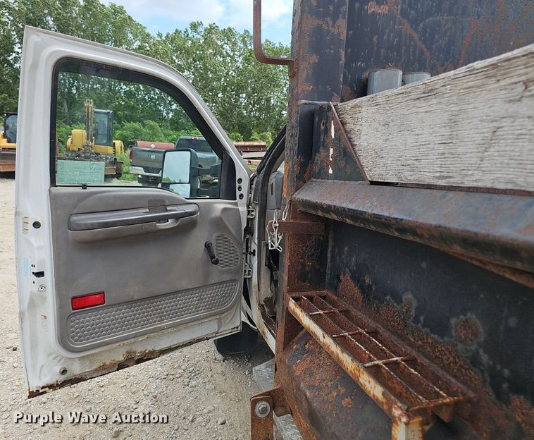 image for item DP6528 2001 Ford F550 Super Duty XL dump truck