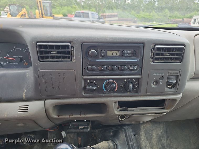 image for item DP6528 2001 Ford F550 Super Duty XL dump truck