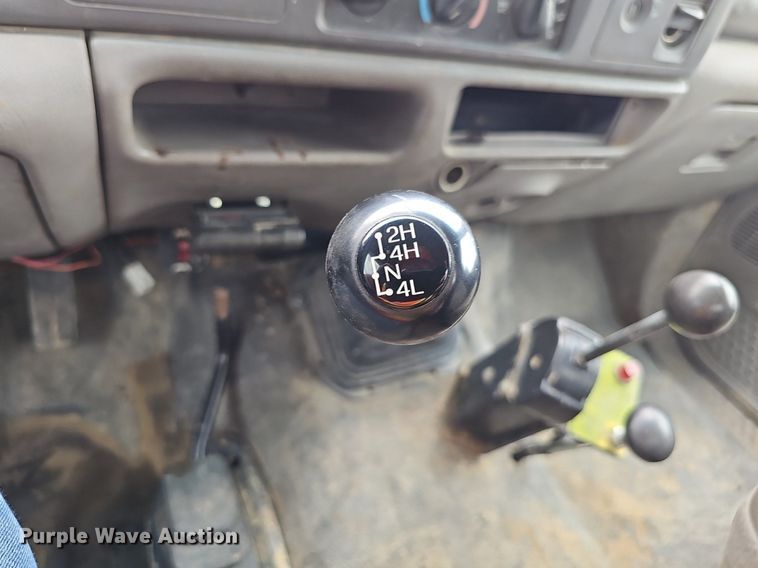 image for item DP6528 2001 Ford F550 Super Duty XL dump truck