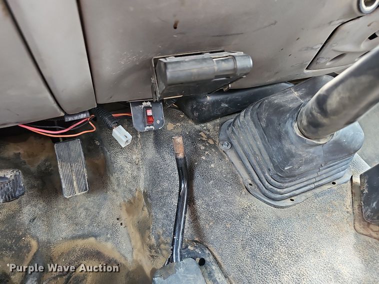 image for item DP6528 2001 Ford F550 Super Duty XL dump truck