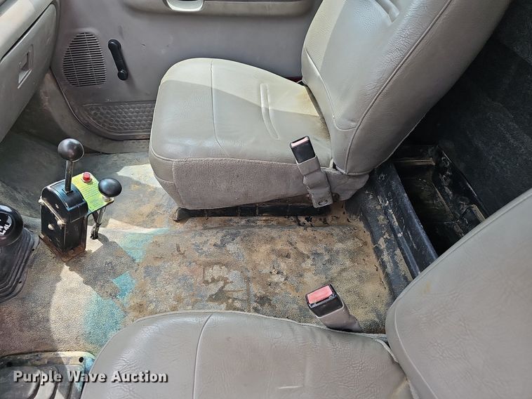 image for item DP6528 2001 Ford F550 Super Duty XL dump truck