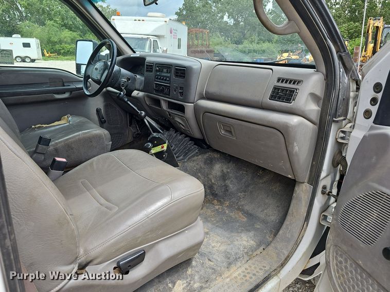 image for item DP6528 2001 Ford F550 Super Duty XL dump truck