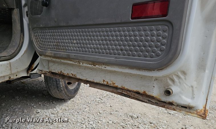 image for item DP6528 2001 Ford F550 Super Duty XL dump truck