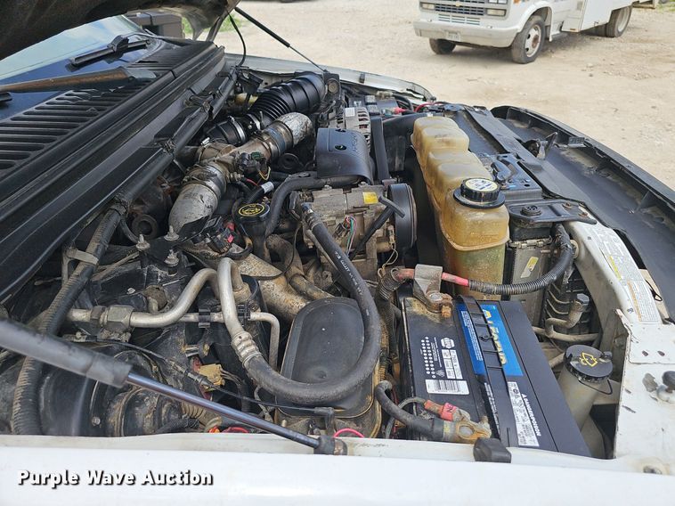 image for item DP6528 2001 Ford F550 Super Duty XL dump truck