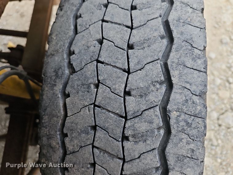 image for item DP6528 2001 Ford F550 Super Duty XL dump truck