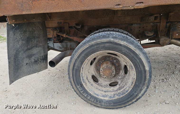 image for item DP6528 2001 Ford F550 Super Duty XL dump truck