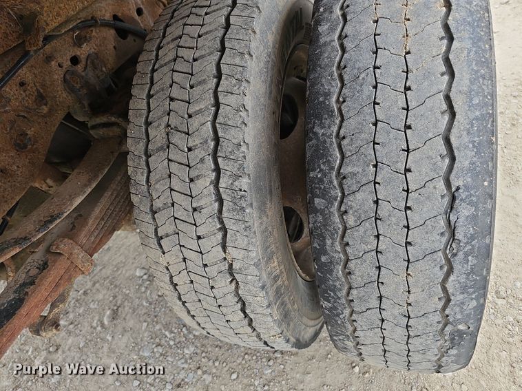 image for item DP6528 2001 Ford F550 Super Duty XL dump truck