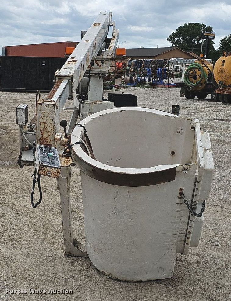 image for item DP6532 Altec 45934 bucket lift