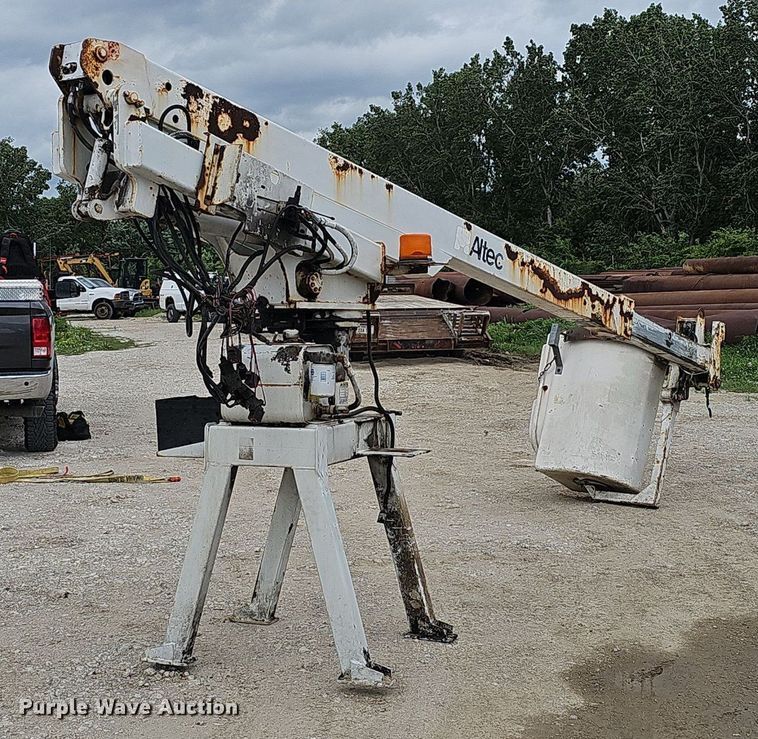 image for item DP6532 Altec 45934 bucket lift