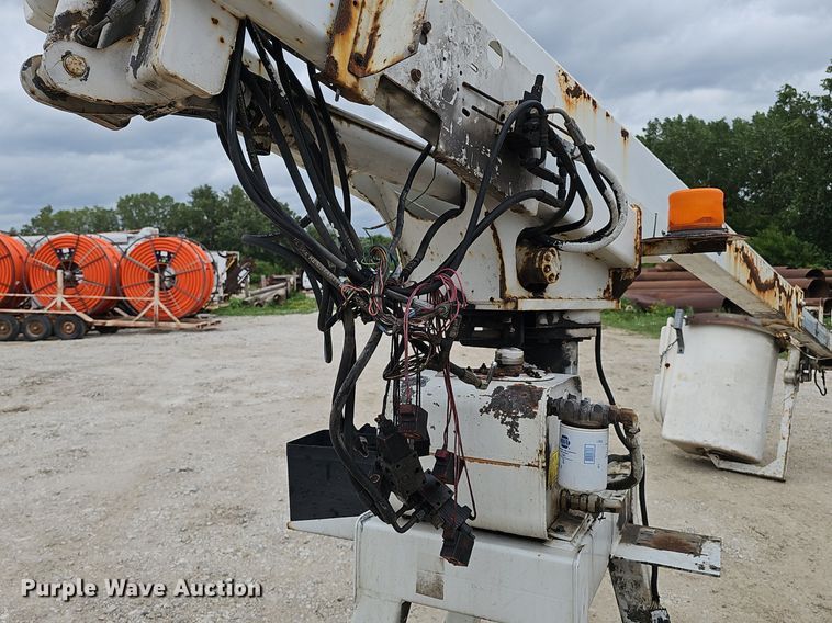 image for item DP6532 Altec 45934 bucket lift