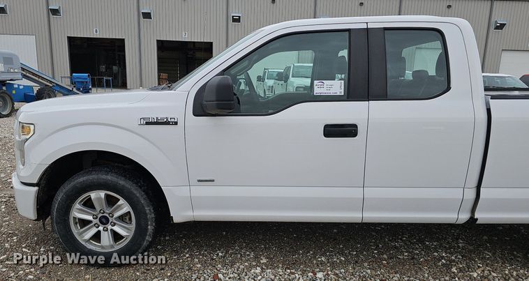 image for item DP6535 2015 Ford F150 XL SuperCab pickup truck