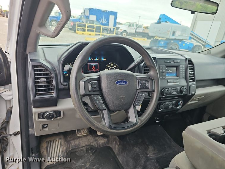 image for item DP6535 2015 Ford F150 XL SuperCab pickup truck