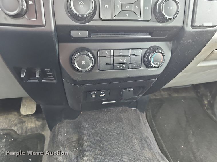 image for item DP6535 2015 Ford F150 XL SuperCab pickup truck