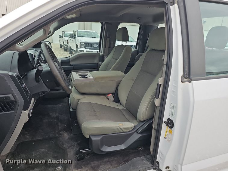 image for item DP6535 2015 Ford F150 XL SuperCab pickup truck