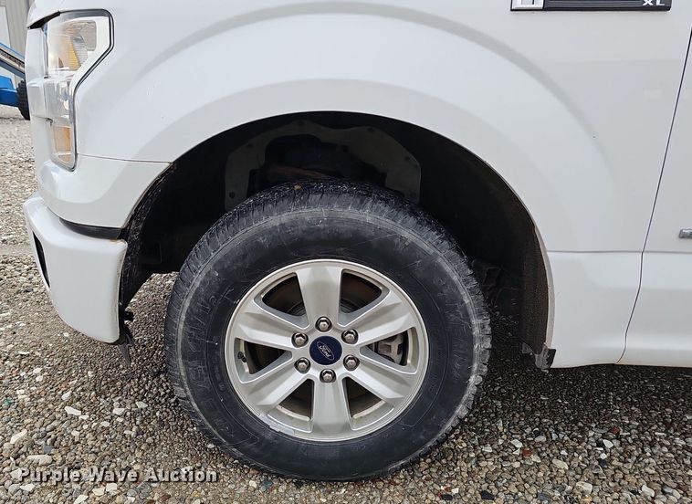 image for item DP6535 2015 Ford F150 XL SuperCab pickup truck