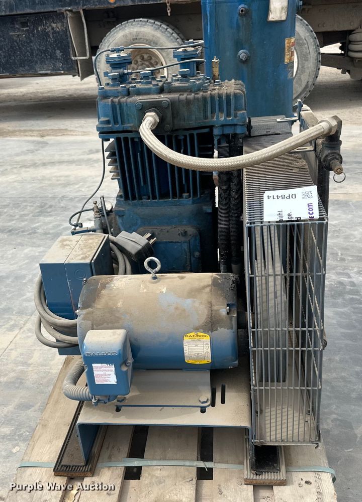 image for item DP8414 Quincy  MOR370SB15HP air compressor