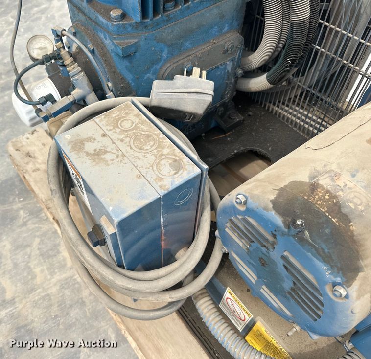 image for item DP8414 Quincy  MOR370SB15HP air compressor