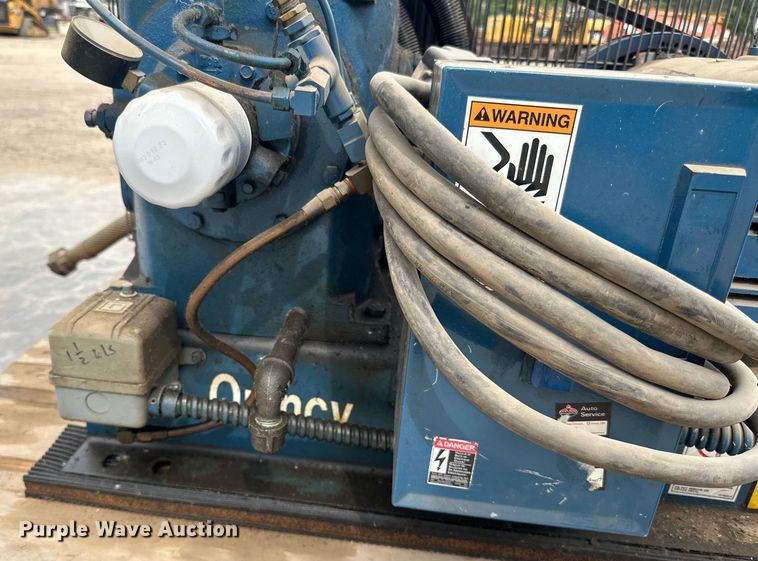 image for item DP8414 Quincy  MOR370SB15HP air compressor